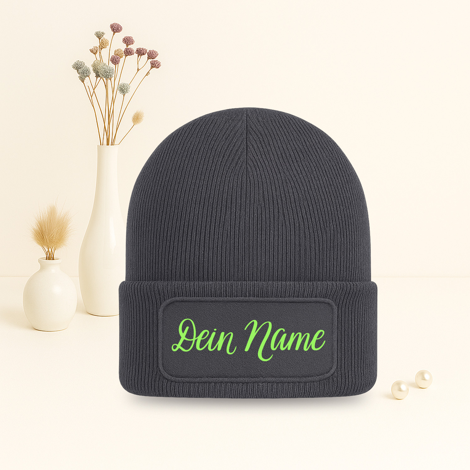 Individuelle Soft-Touch Wintermütze mit personalisierbarem Patch
