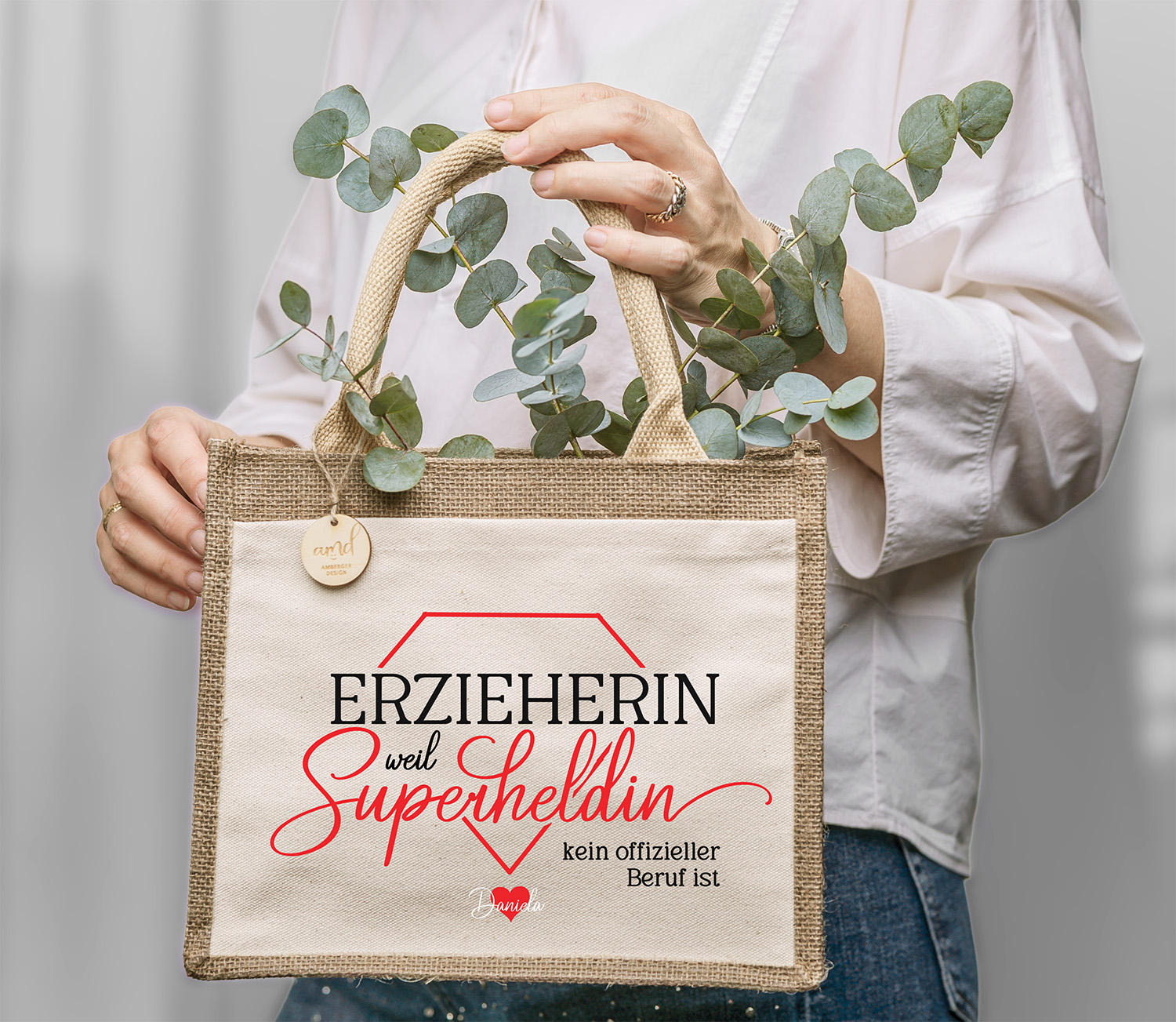 Personalisierte Jute-Tasche „Superheldin Lehrerin/Erzieherin“ – Wunschname & Herz